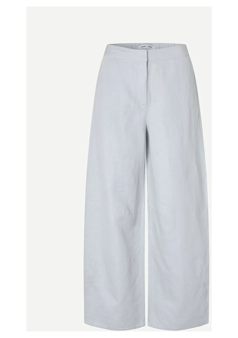 SAMSOE SAMSOE marca de moda escandinava con un diseño contemporáneo y minimalista.