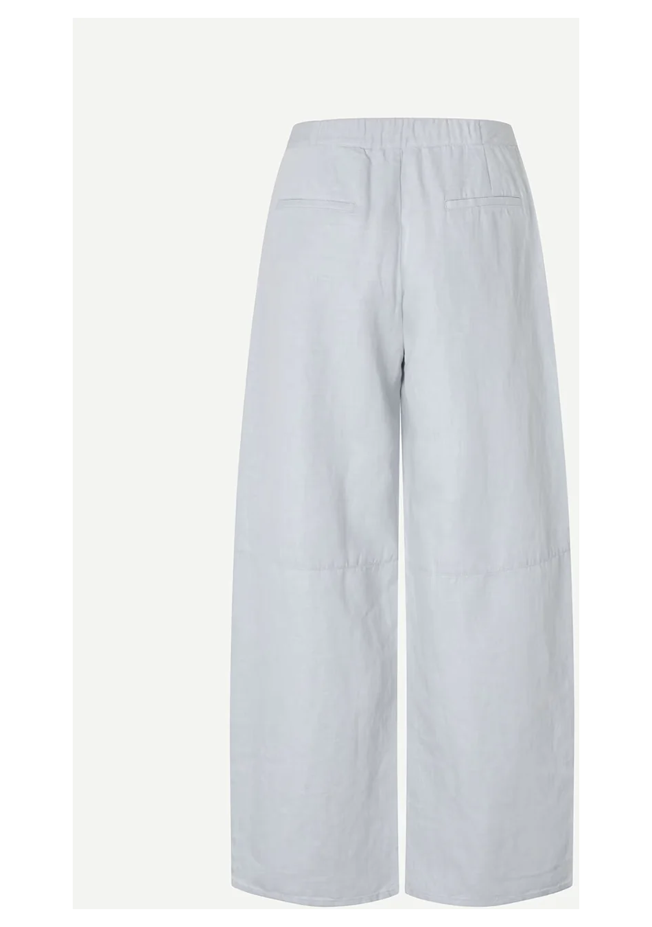 SAMSOE SAMSOE marca de moda escandinava con un diseño contemporáneo y minimalista.