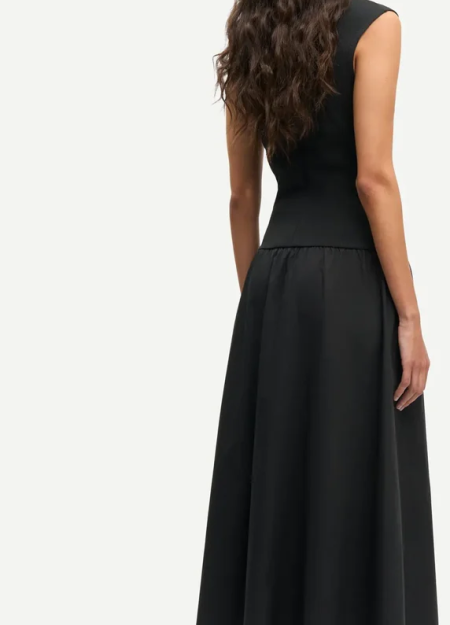 SAMSOE SAMSOE marca de moda escandinava con un diseño contemporáneo y minimalista. 2