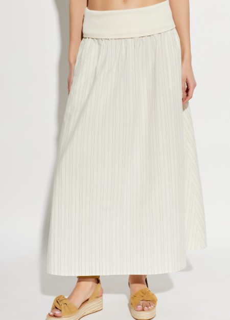 SAMSOE SAMSOE marca de moda escandinava con un diseño contemporáneo y minimalista. 2