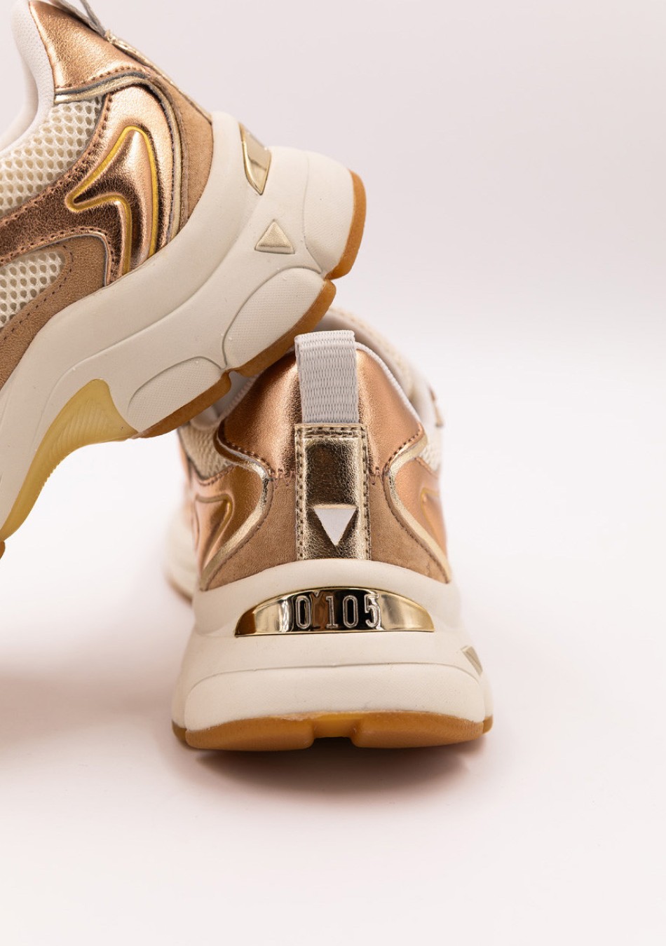 0-105 marca francesa de calzado con diseñó calidad y versatilidad