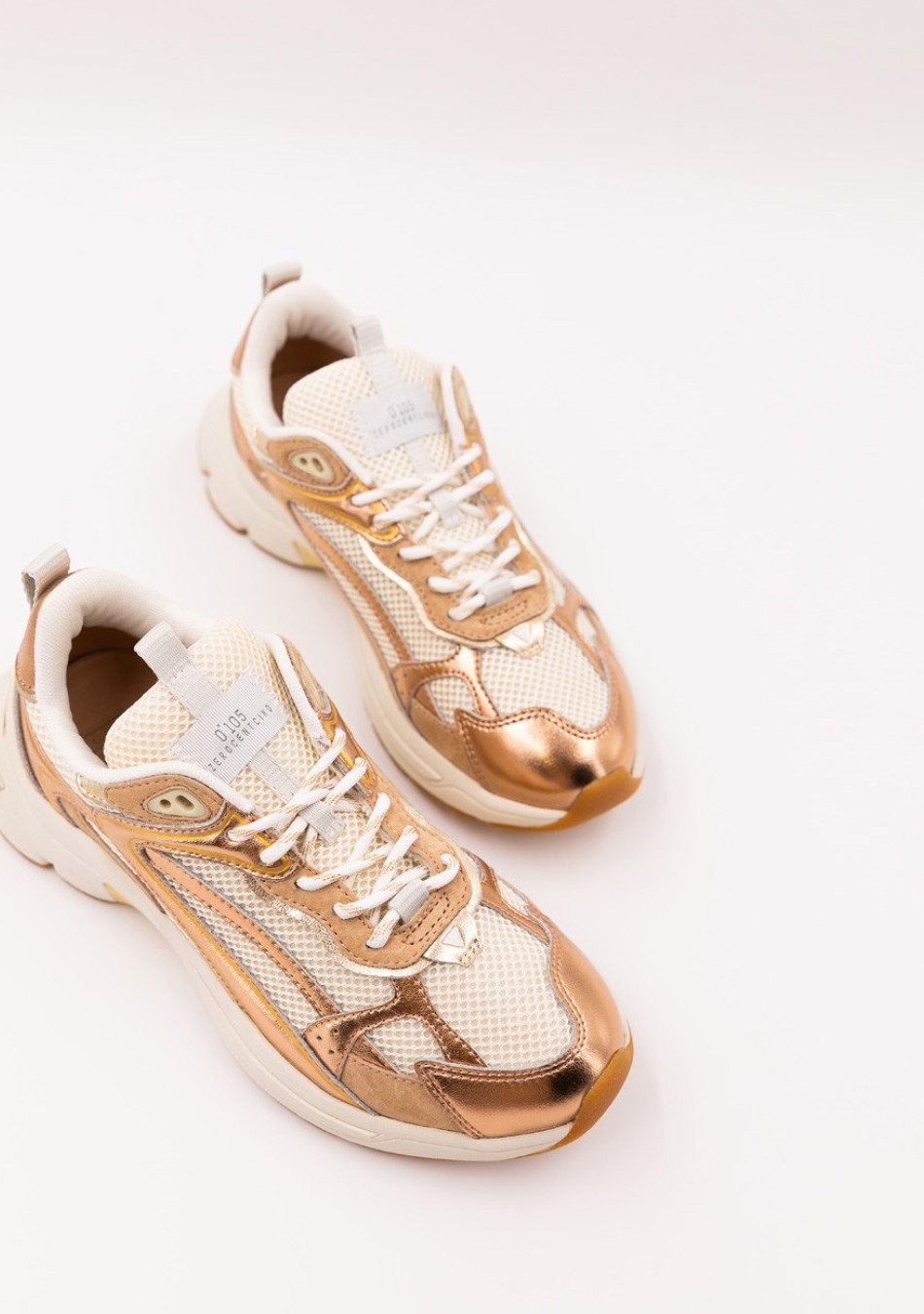 0-105 marca francesa de calzado con diseñó calidad y versatilidad