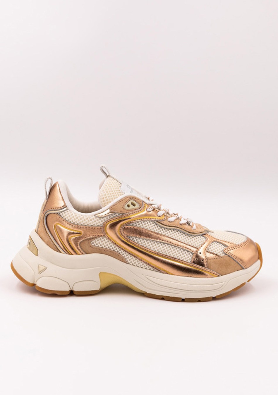 0-105 marca francesa de calzado con diseñó calidad y versatilidad