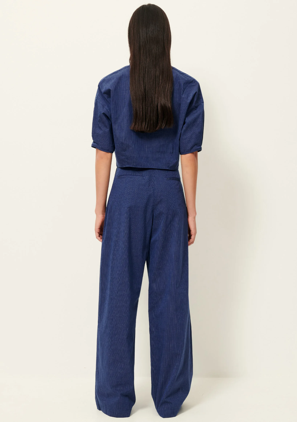 SESSÚN marca francesa de ropa de mujer con un estilo casual, femenino y minimal