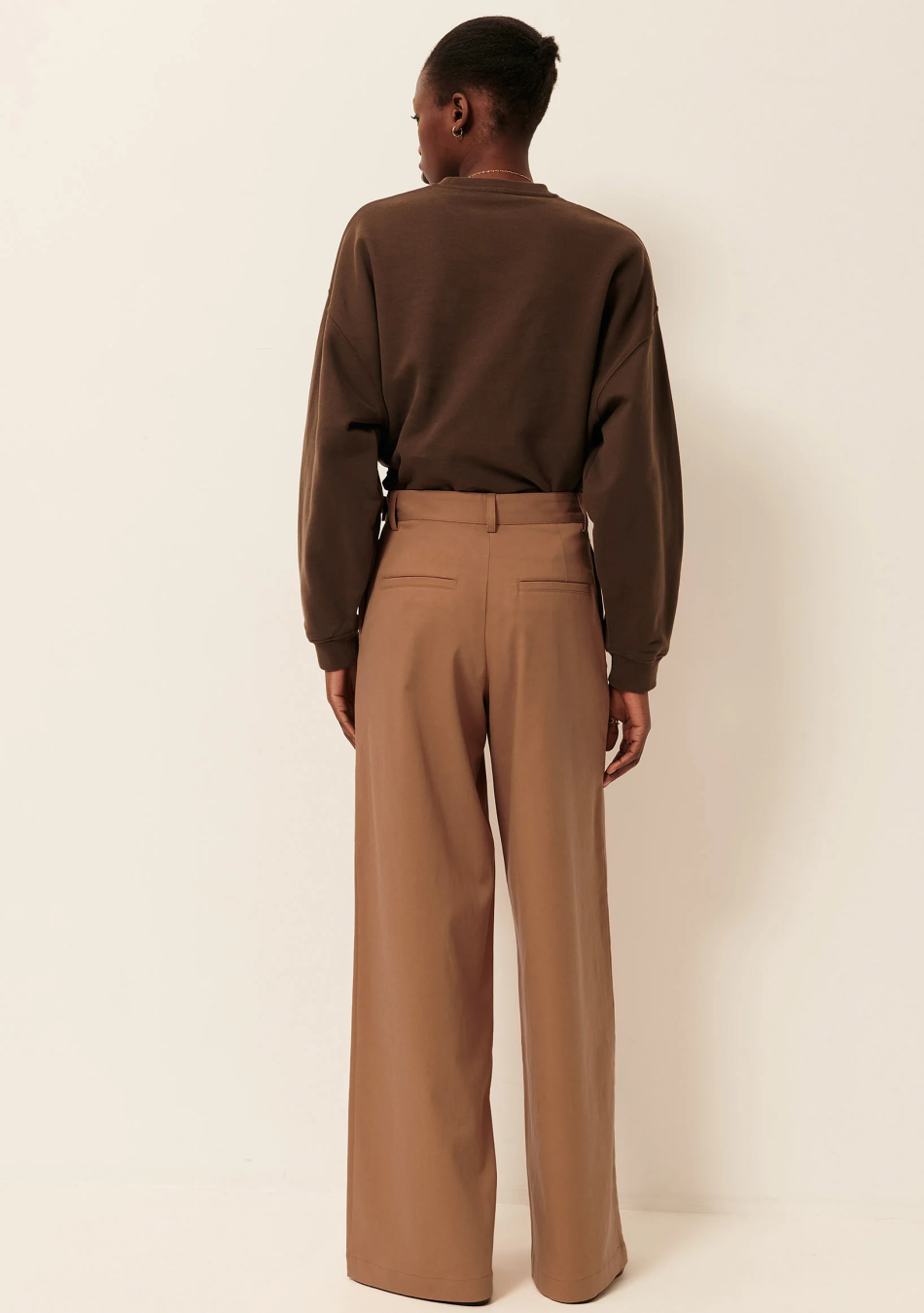 SESSÚN marca francesa de ropa de mujer con un estilo casual, femenino y minimal