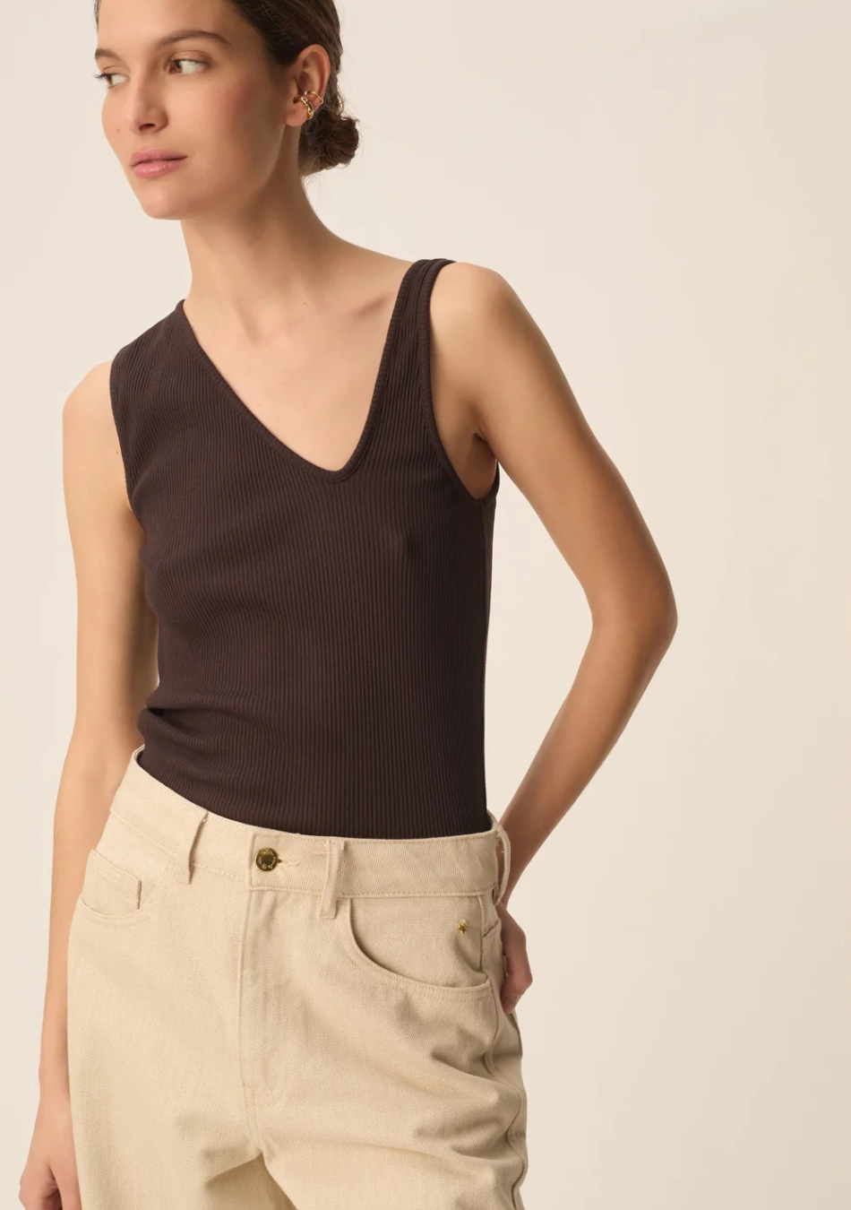 DES PETITS HAUTS marca que refleja la esencia del estilo parisino: femenino, delicado y atemporal.  Destaca por su diseño cuidad