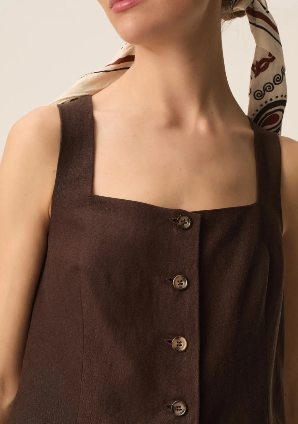 DES PETITS HAUTS marca que refleja la esencia del estilo parisino: femenino, delicado y atemporal.  Destaca por su diseño cuidad