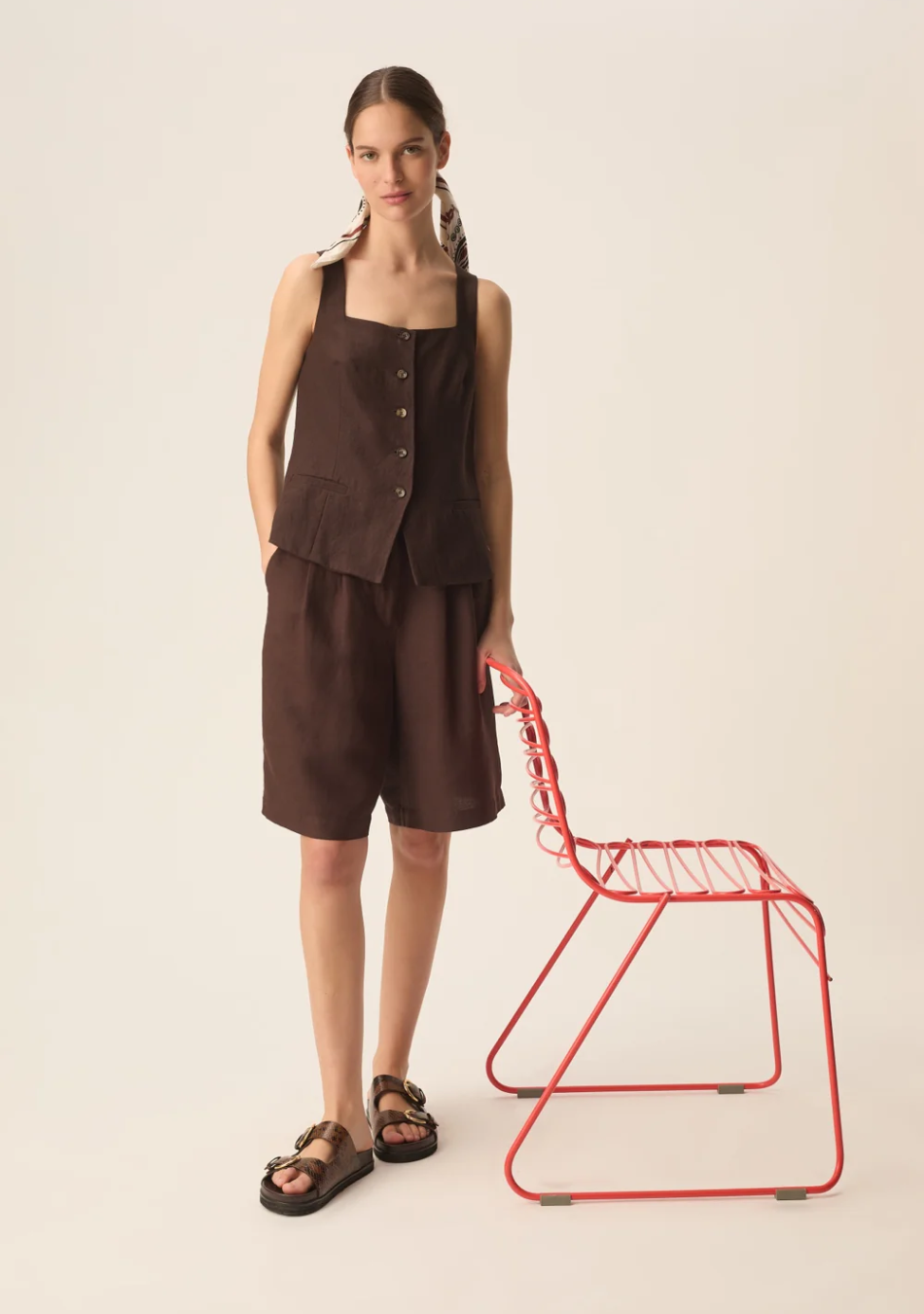 DES PETITS HAUTS marca que refleja la esencia del estilo parisino: femenino, delicado y atemporal.  Destaca por su diseño cuidad