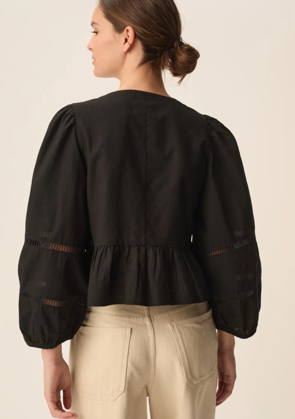 DES PETITS HAUTS marca que refleja la esencia del estilo parisino: femenino, delicado y atemporal.  Destaca por su diseño cuidad