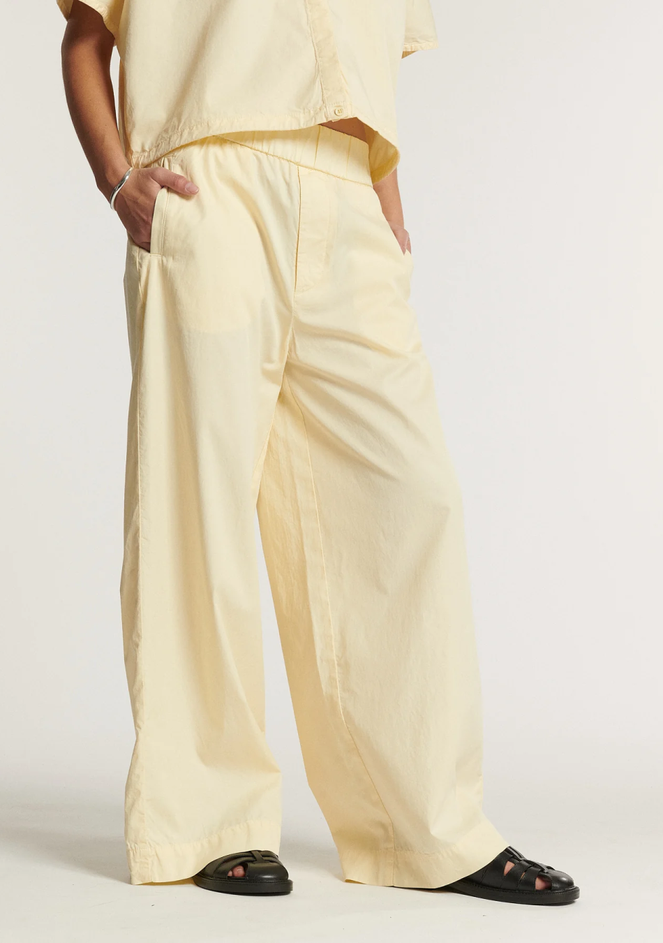 LABDIP marca francesa con una gran experiencia en denim y pantalones de tejidos ecológicos y bien confeccionados