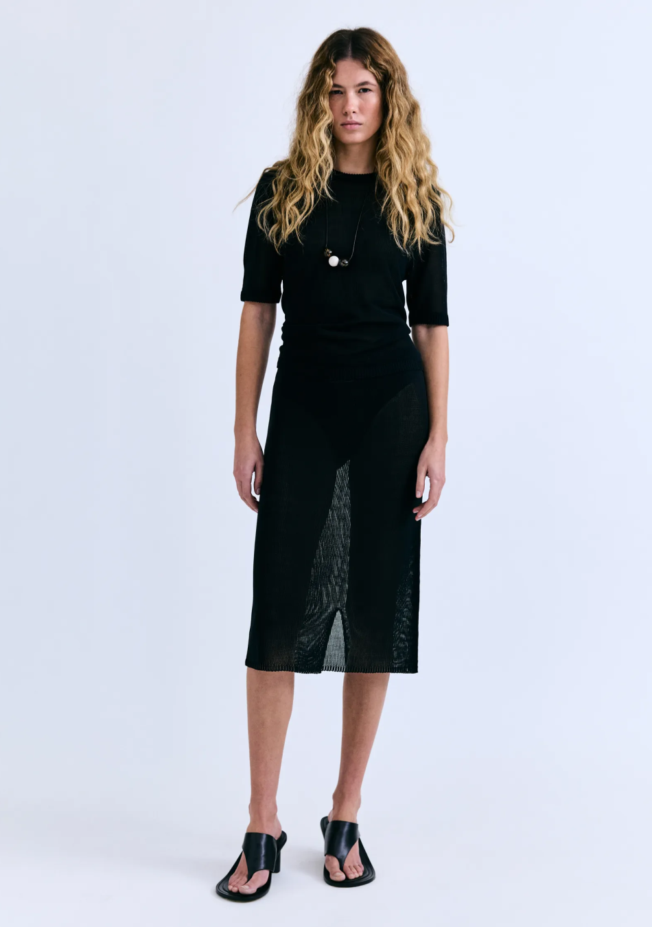 LOVE STORIES es una marca de lencería contemporánea que combina comodidad, estilo y feminidad. Especializada en prendas íntimas