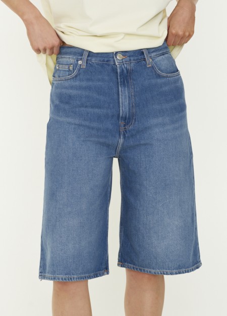 SAMSOE SAMSOE marca de moda escandinava con un diseño contemporáneo y minimalista. 2