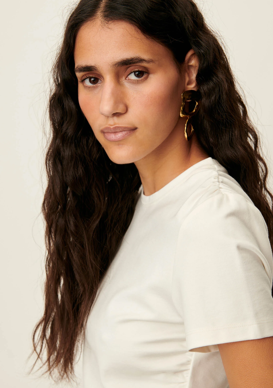 SESSÚN marca francesa de ropa de mujer con un estilo casual, femenino y minimal