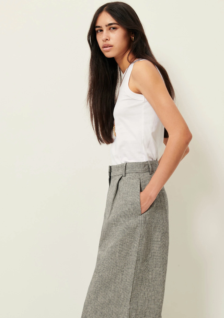 SESSÚN marca francesa de ropa de mujer con un estilo casual, femenino y minimal