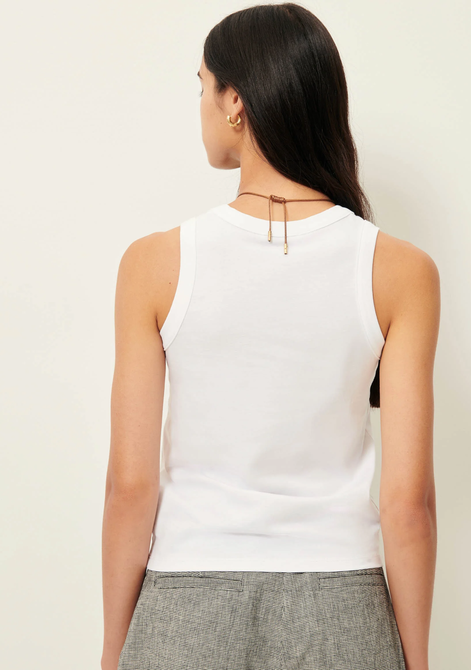 SESSÚN marca francesa de ropa de mujer con un estilo casual, femenino y minimal