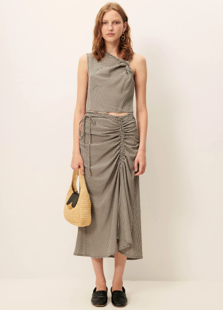 SESSÚN marca francesa de ropa de mujer con un estilo casual, femenino y minimal