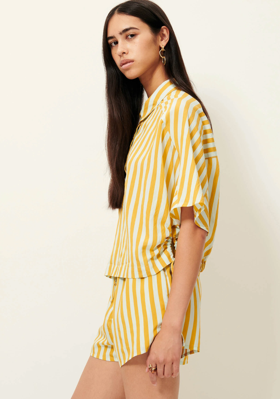 SESSÚN marca francesa de ropa de mujer con un estilo casual, femenino y minimal