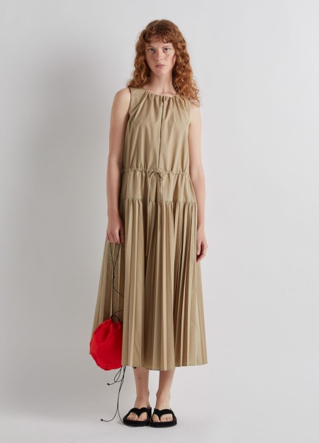 MMEIMEIJ marca de prendas elegantes, femeninas y fabricadas con tejidos de alta calidad que combinan diseño italiano, comodidad