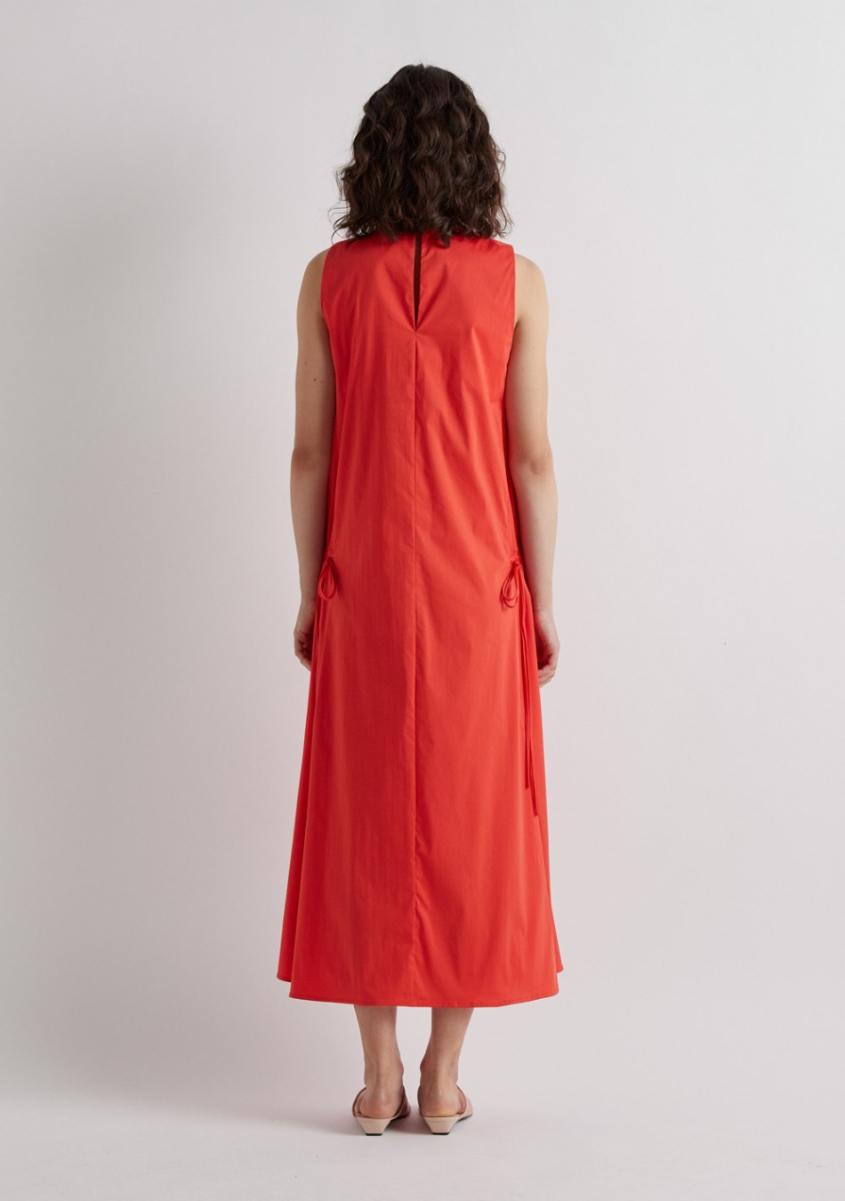 MMEIMEIJ marca de prendas elegantes, femeninas y fabricadas con tejidos de alta calidad que combinan diseño italiano, comodidad