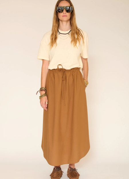 MKT es una marca que combina estilo urbano, comodidad y tendencia. Diseños versátiles para cualquier ocasión. Calidad, actitud y