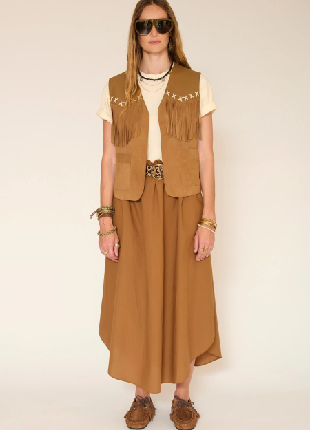 MKT es una marca que combina estilo urbano, comodidad y tendencia. Diseños versátiles para cualquier ocasión. Calidad, actitud y 2