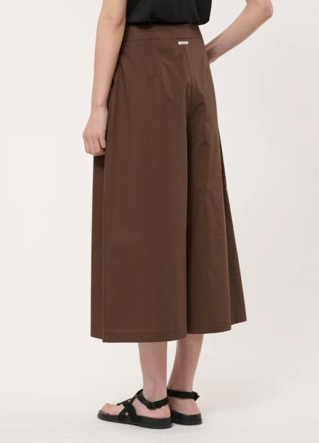 HUMILITY marca francesa de ropa de mujer con un estilo atemporal y casual. 2