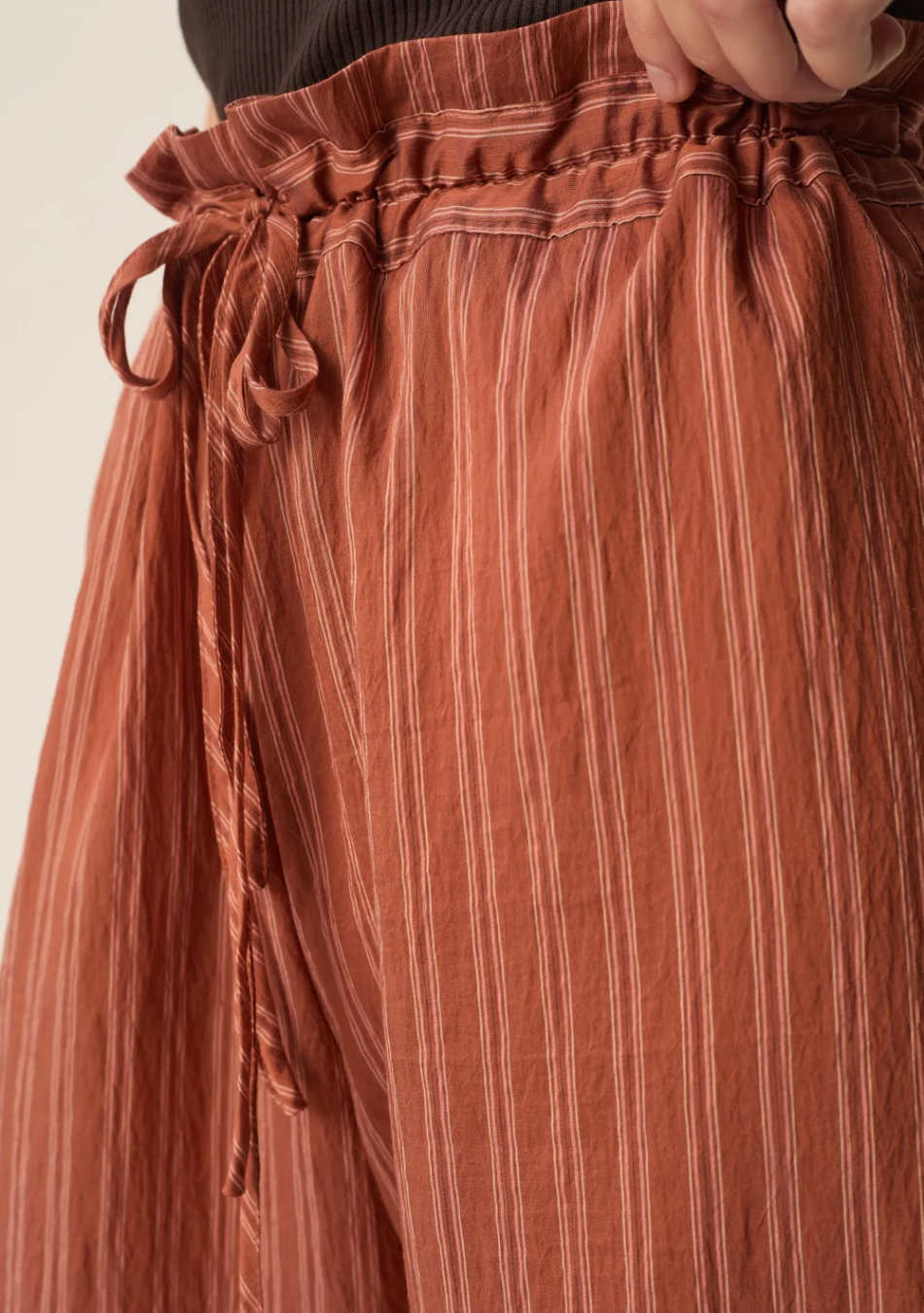 DES PETITS HAUTS marca que refleja la esencia del estilo parisino: femenino, delicado y atemporal.  Destaca por su diseño cuidad