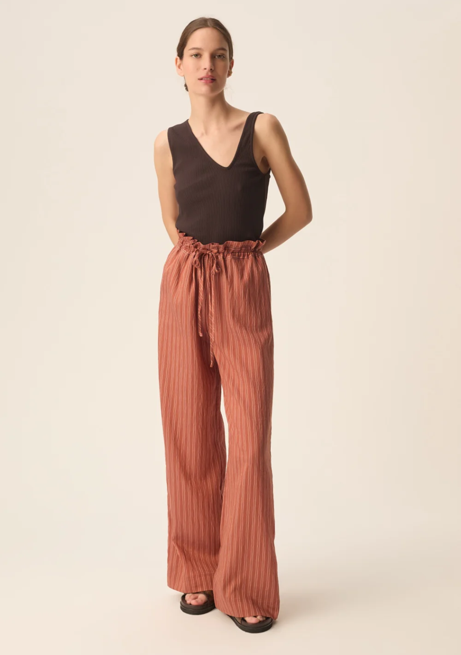 DES PETITS HAUTS marca que refleja la esencia del estilo parisino: femenino, delicado y atemporal.  Destaca por su diseño cuidad