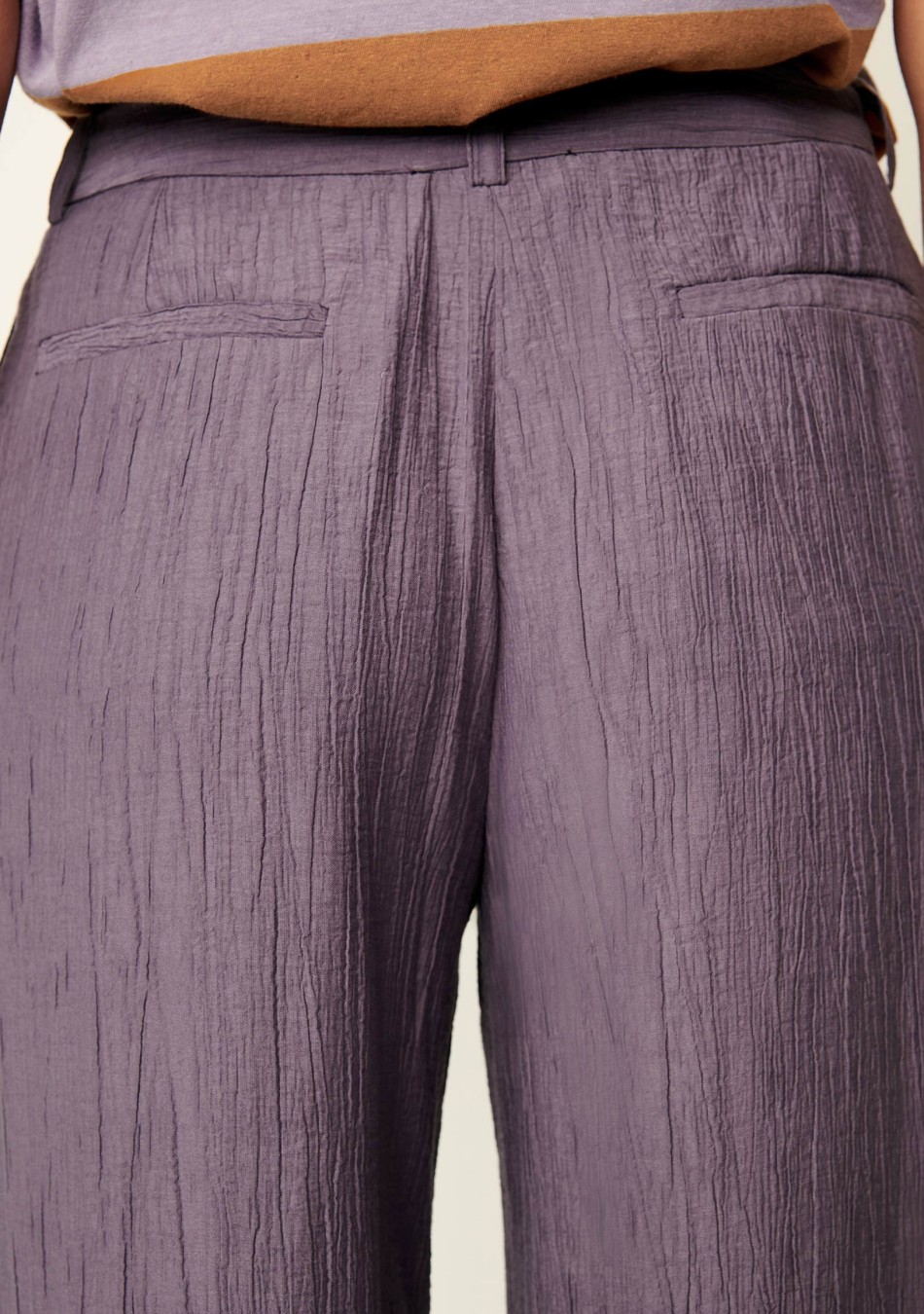 SESSÚN marca francesa de ropa de mujer con un estilo casual, femenino y minimal