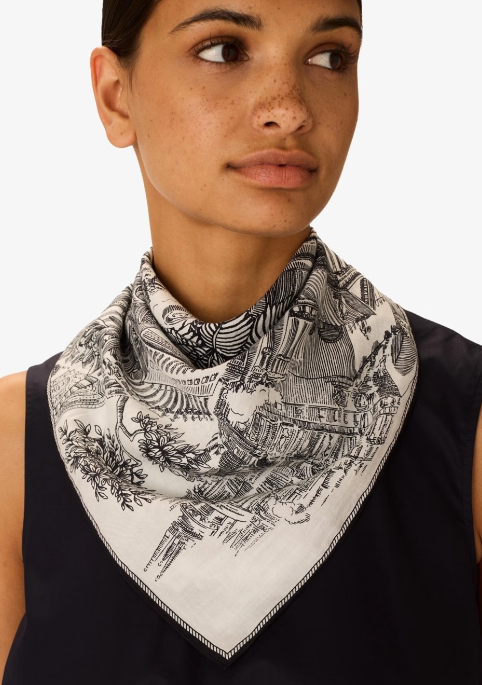 INOUI es una marca que representa sofisticación, minimalismo y carácter. Cada creación está diseñada para personas que valoran l