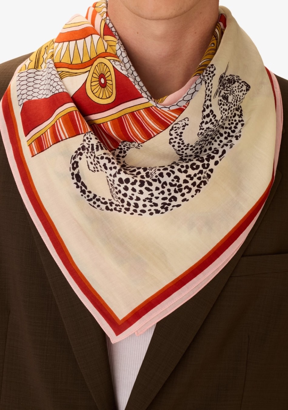 INOUI es una marca que representa sofisticación, minimalismo y carácter. Cada creación está diseñada para personas que valoran l