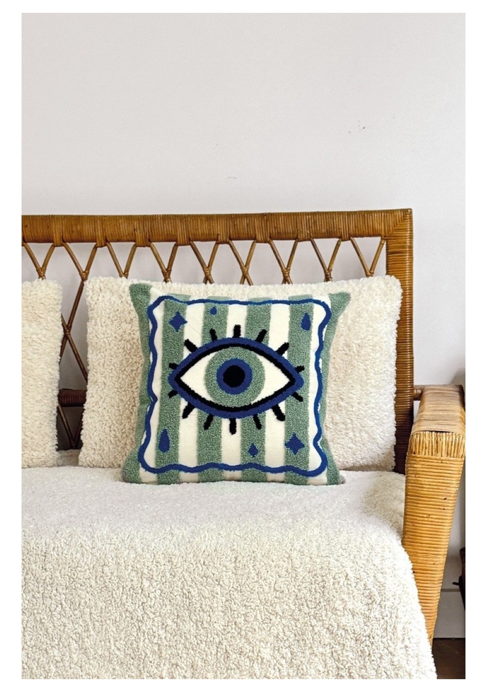 OPJEPT PARIS combina la sofisticación del diseño francés con la máxima calidad en cada producto. Desde accesorios hasta artículo