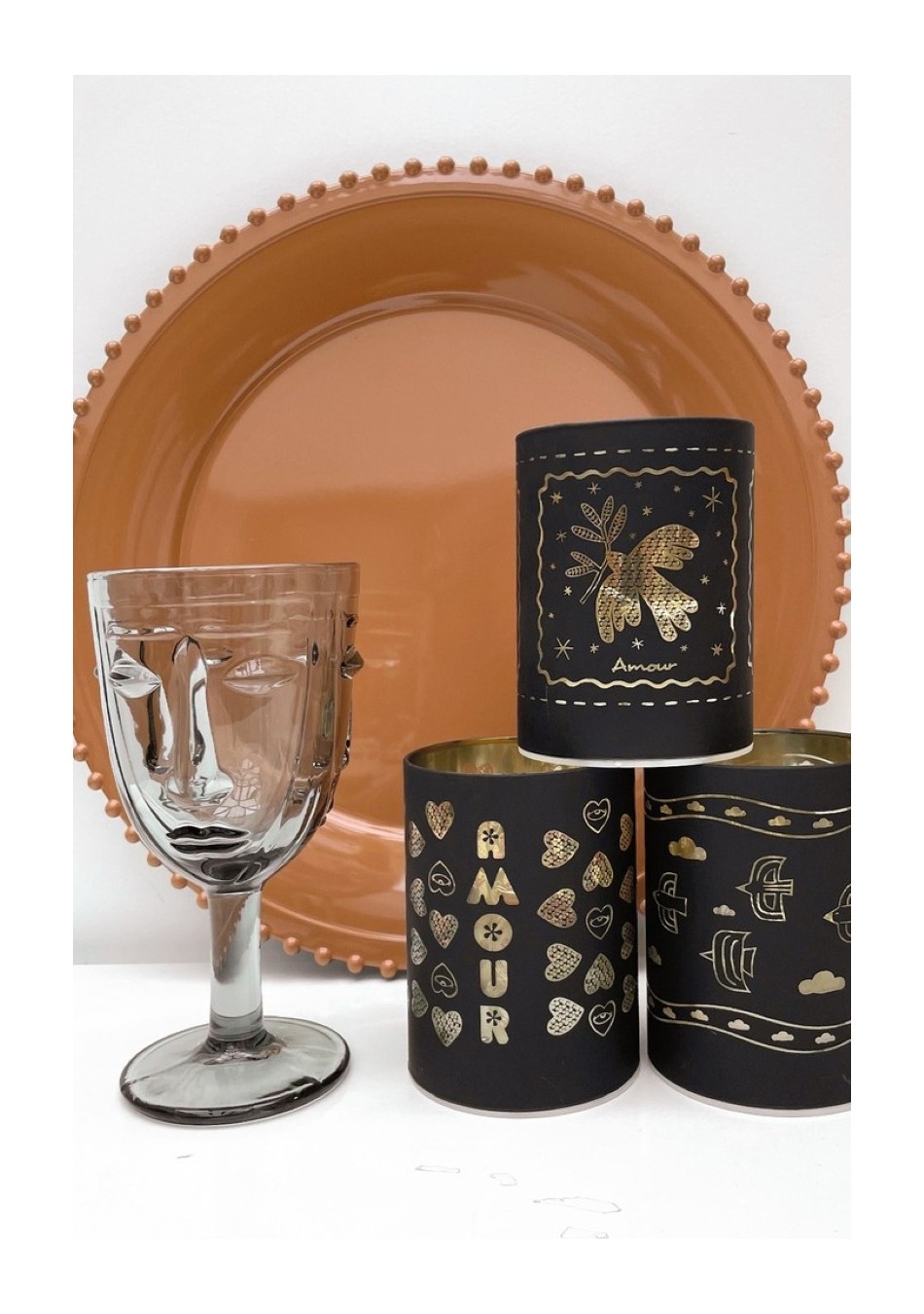 OPJEPT PARIS combina la sofisticación del diseño francés con la máxima calidad en cada producto. Desde accesorios hasta artículo