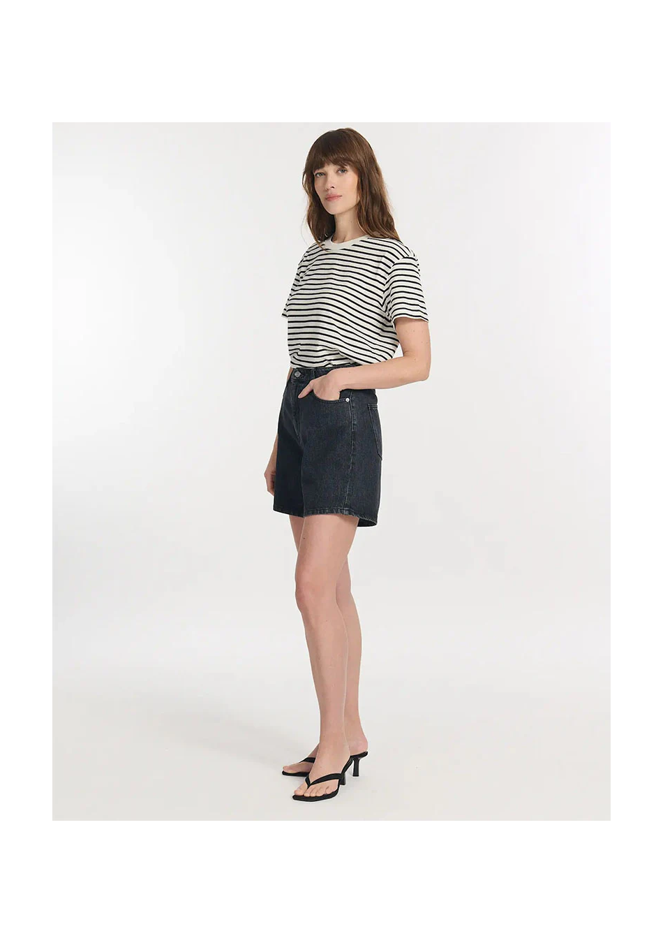 LABDIP marca de jeans de mujer con un estilo casual y femenino