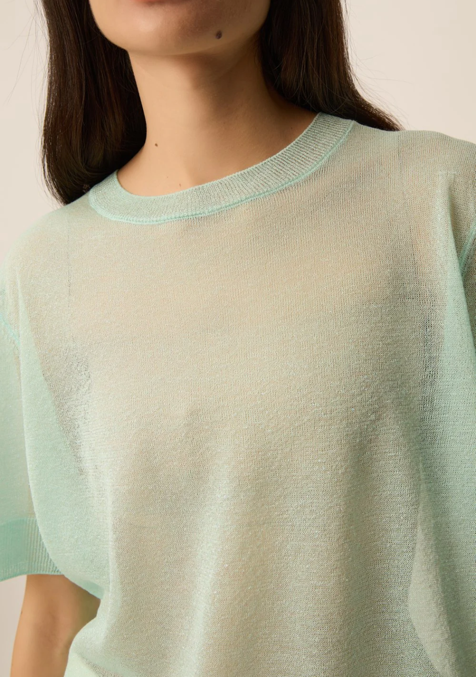 DES PETITS HAUTS marca que refleja la esencia del estilo parisino: femenino, delicado y atemporal.  Destaca por su diseño cuidad