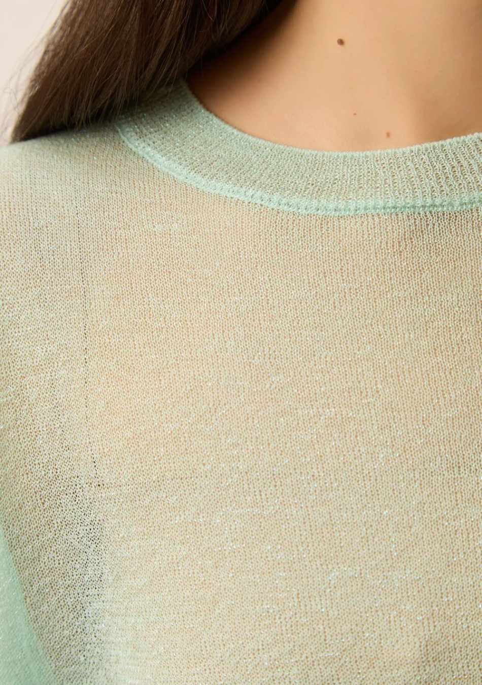 DES PETITS HAUTS marca que refleja la esencia del estilo parisino: femenino, delicado y atemporal.  Destaca por su diseño cuidad