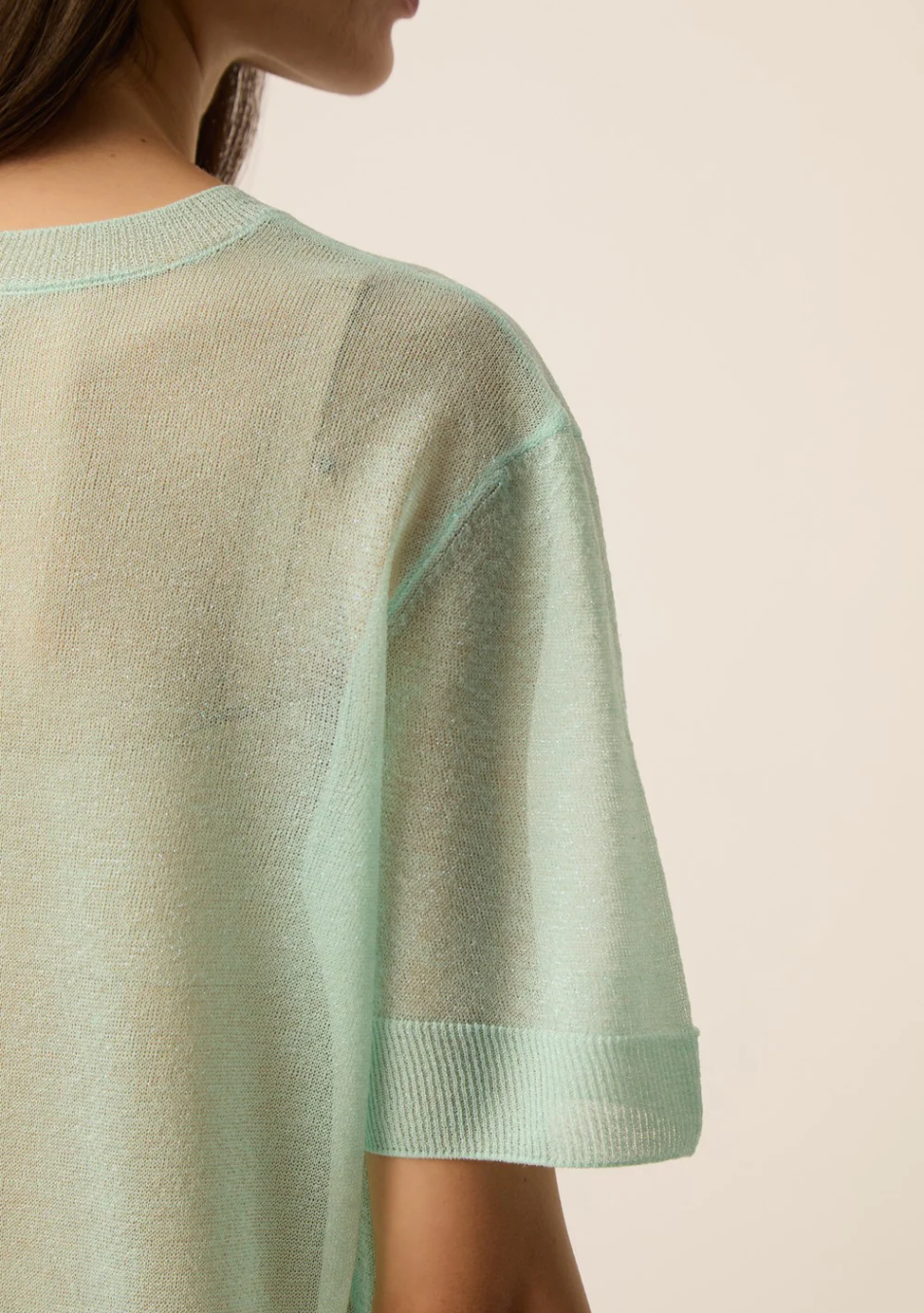 DES PETITS HAUTS marca que refleja la esencia del estilo parisino: femenino, delicado y atemporal.  Destaca por su diseño cuidad