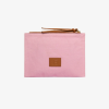 INOUI es una marca que representa sofisticación, minimalismo y carácter. Cada creación está diseñada para personas que valoran l