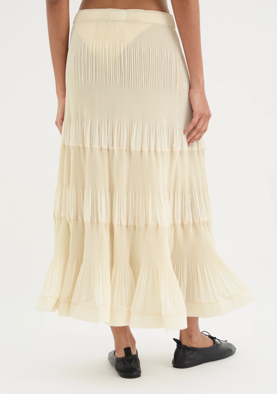 MMEIMEIJ marca de prendas elegantes, femeninas y fabricadas con tejidos de alta calidad que combinan diseño italiano, comodidad