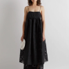 MEIMEIJ marca de prendas elegantes, femeninas y fabricadas con tejidos de alta calidad que combinan diseño italiano, comodidad y