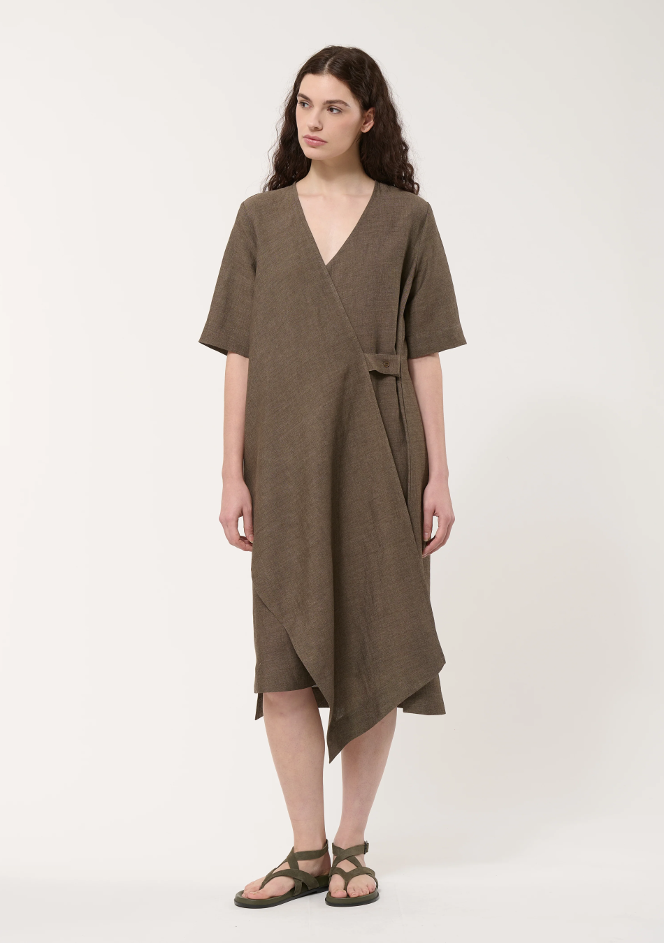HUMILITY marca francesa de ropa de mujer con un estilo conceptual y femenino