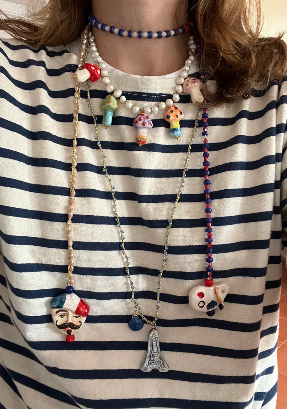 CASHFANA es una marca de joyería artesanal que crea piezas únicas inspiradas en el Mediterráneo.