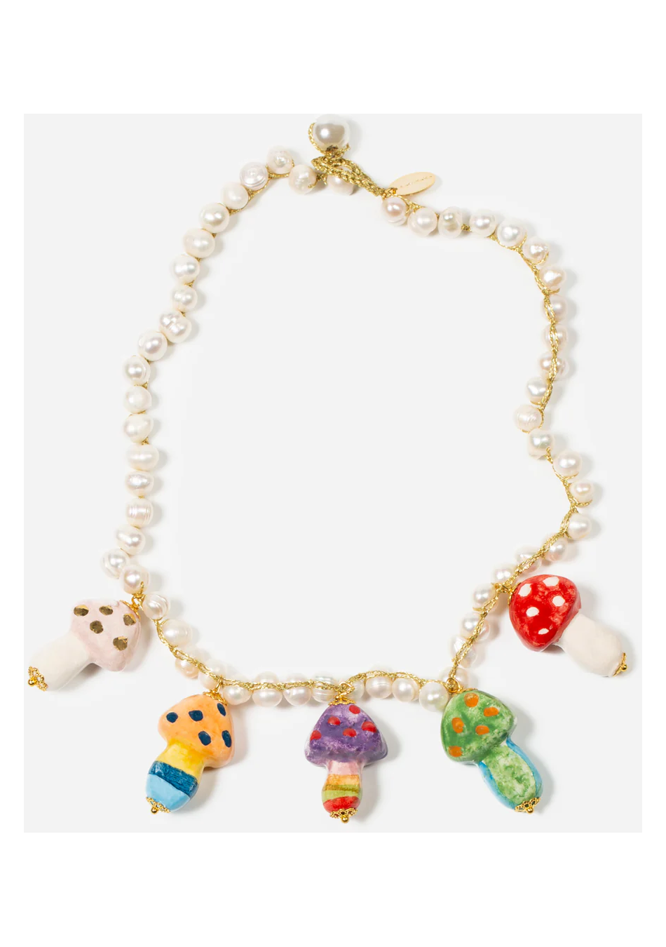 CASHFANA es una marca de joyería artesanal que crea piezas únicas inspiradas en el Mediterráneo.