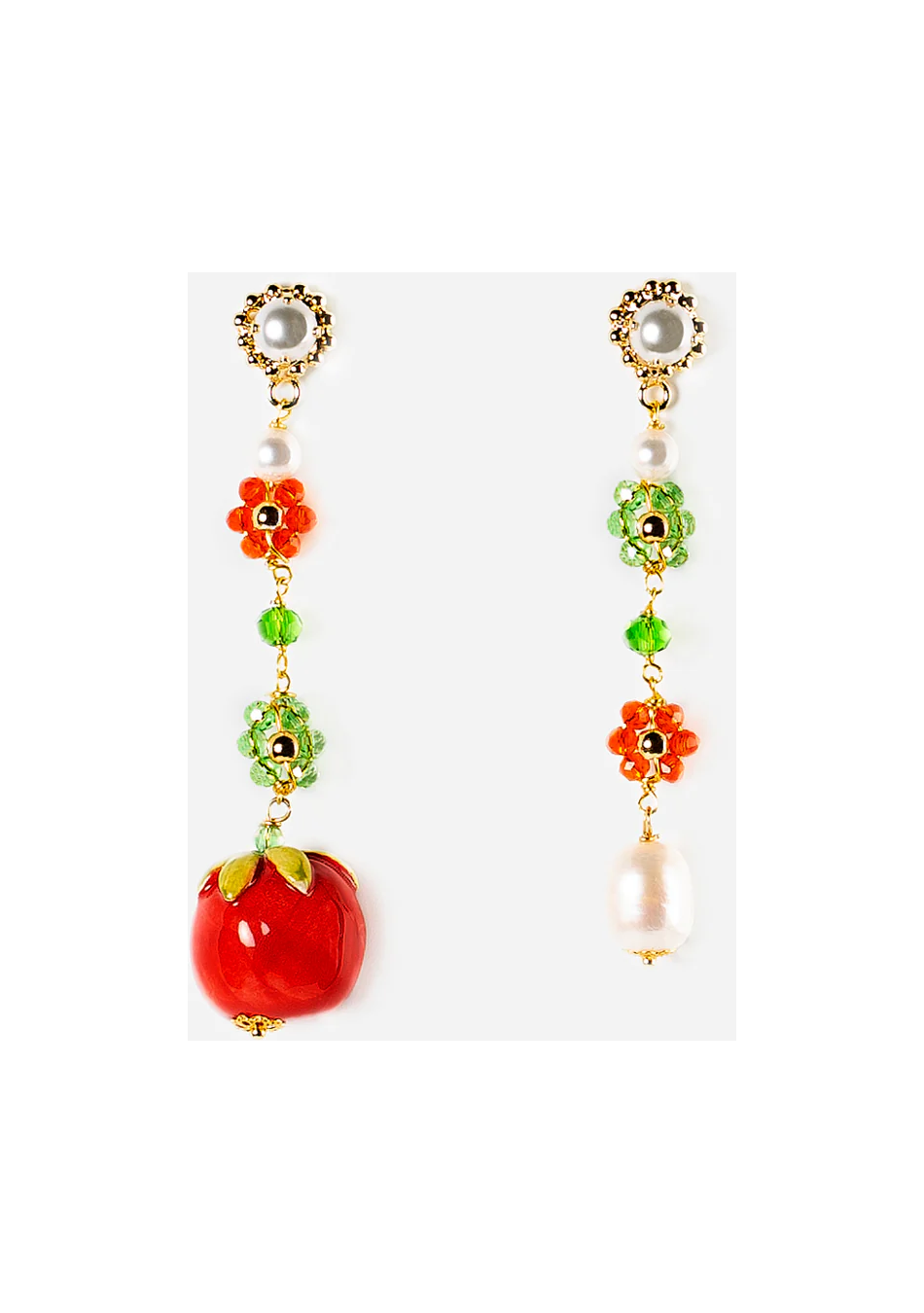 CASHFANA es una marca de joyería artesanal que crea piezas únicas inspiradas en el Mediterráneo.