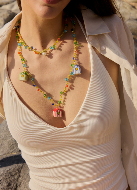 CASHFANA es una marca de joyería artesanal que crea piezas únicas inspiradas en el Mediterráneo.