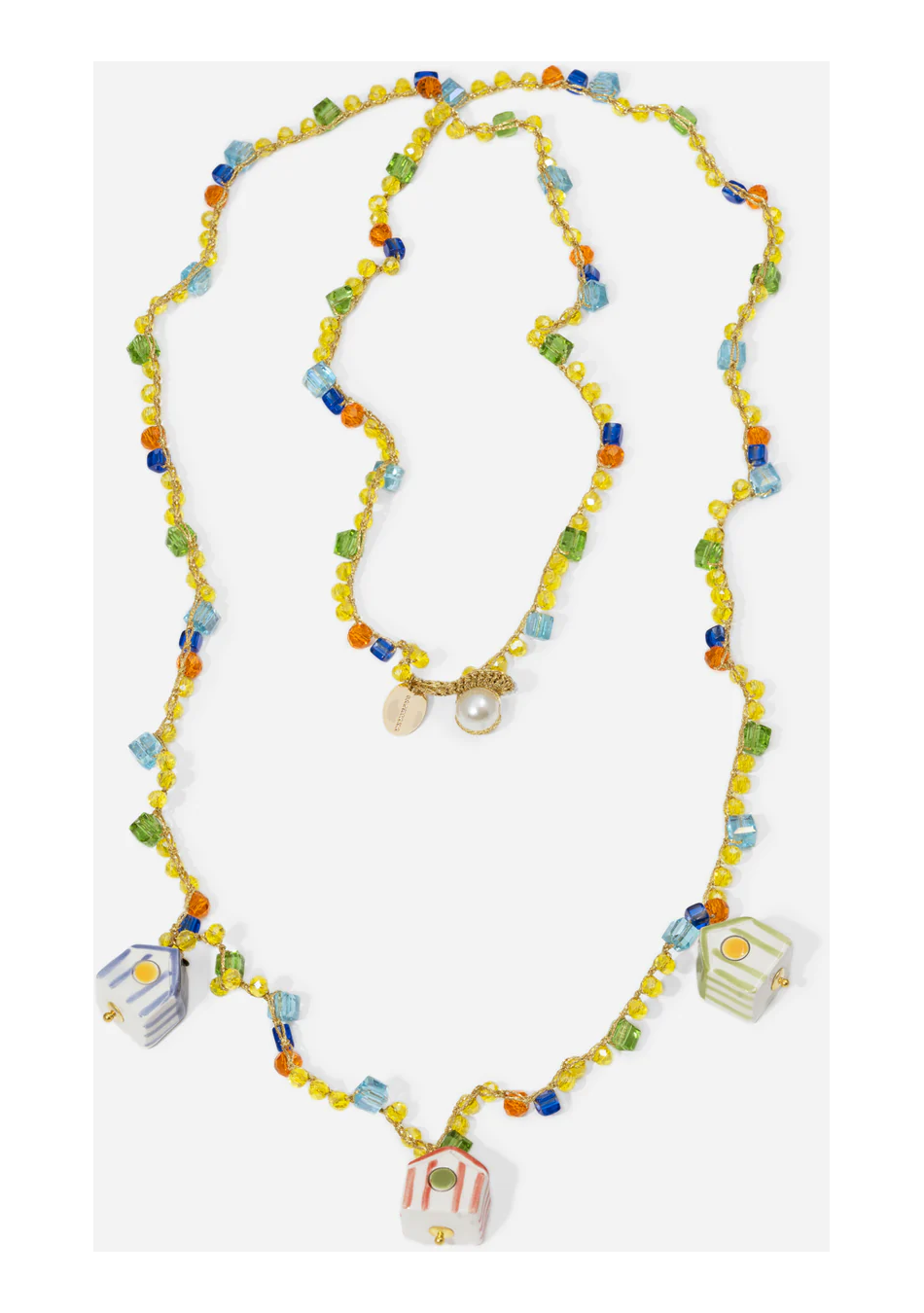 CASHFANA es una marca de joyería artesanal que crea piezas únicas inspiradas en el Mediterráneo.