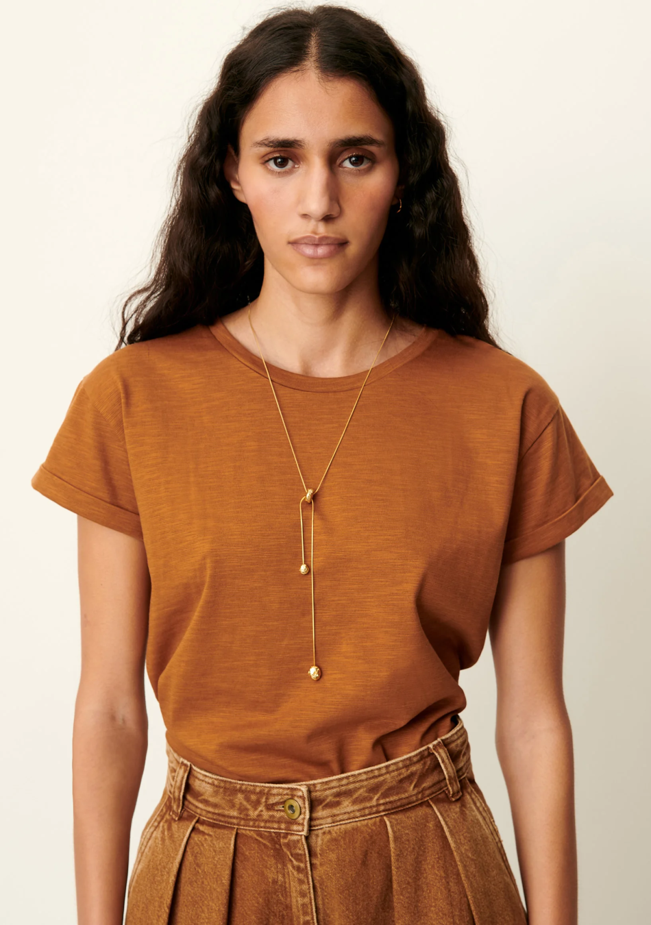 SESSÚN marca francesa de ropa de mujer con un estilo casual, femenino y minimal