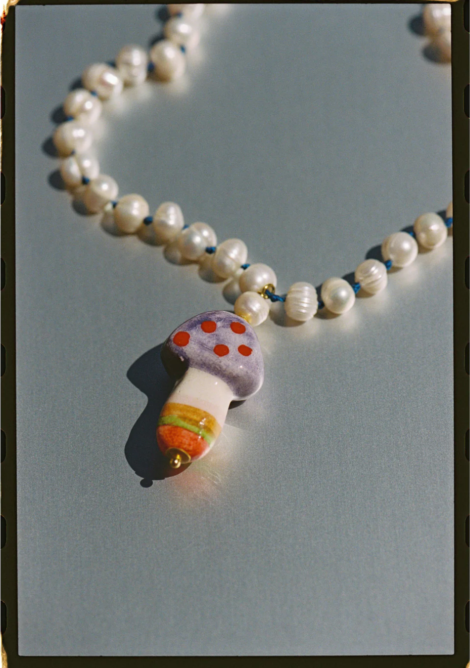 CASHFANA es una marca de joyería artesanal que crea piezas únicas inspiradas en el Mediterráneo.