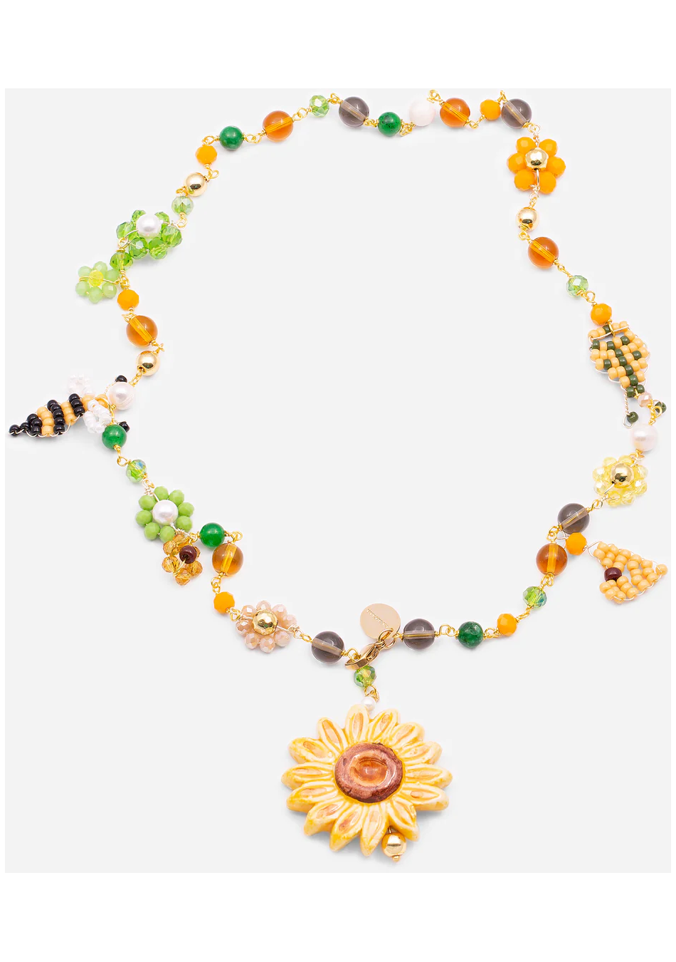 CASHFANA es una marca de joyería artesanal que crea piezas únicas inspiradas en el Mediterráneo.
