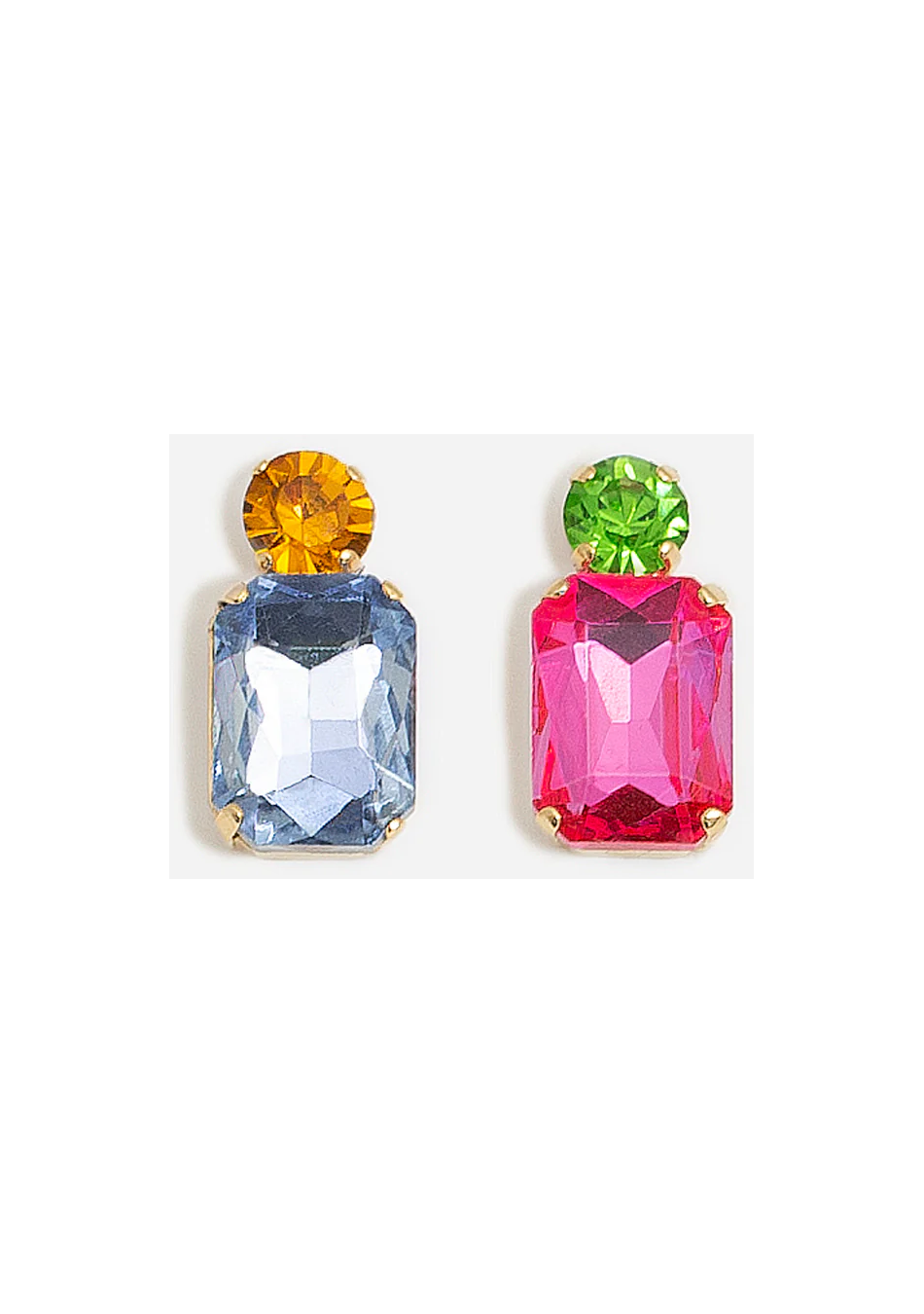 CASHFANA es una marca de joyería artesanal que crea piezas únicas inspiradas en el Mediterráneo.